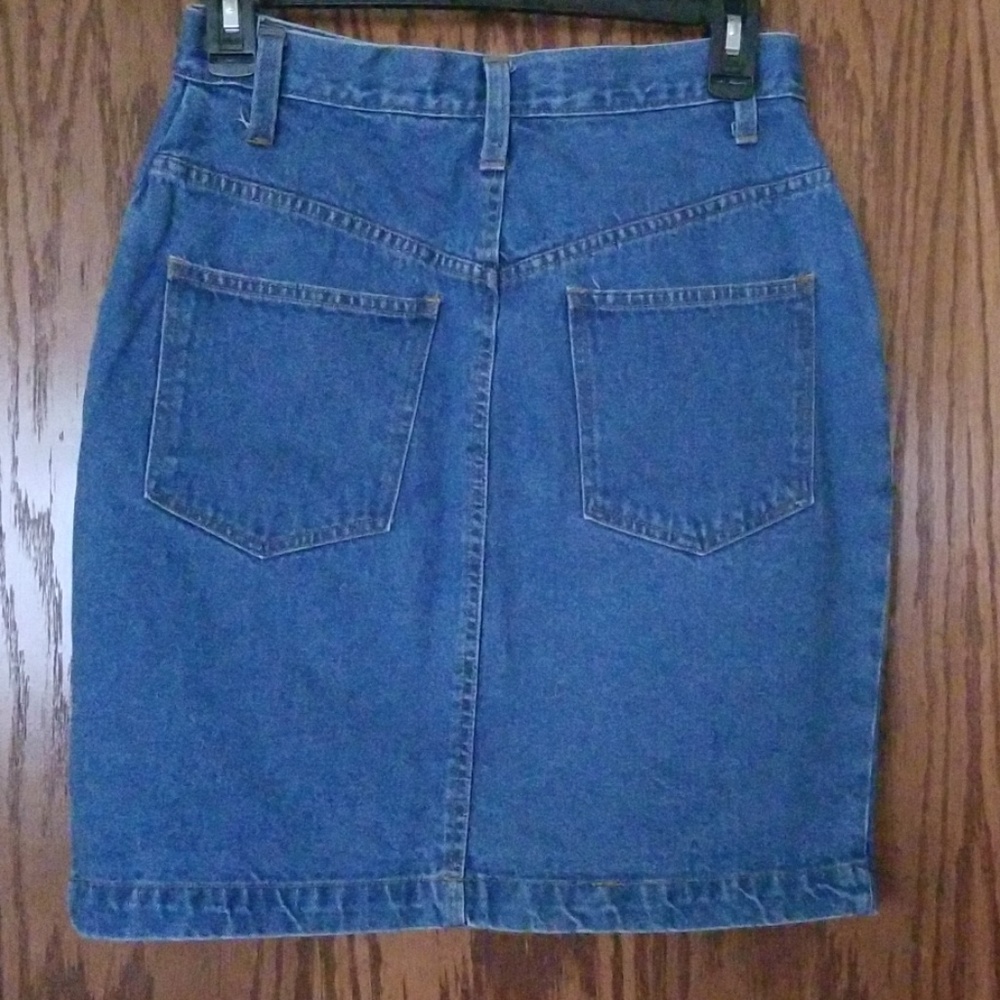 Skirt - Picture 2 of 2